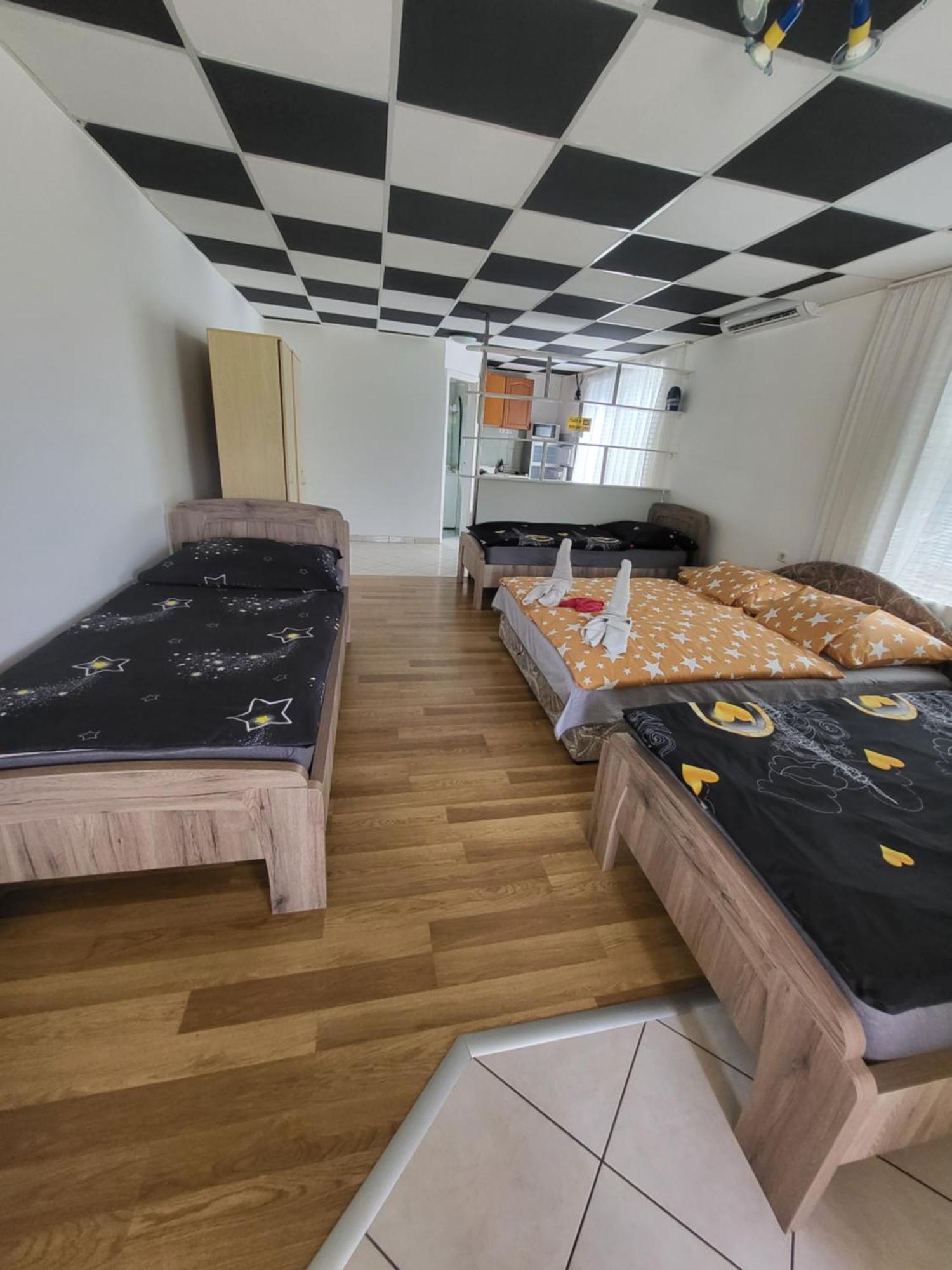 Napsugar Vendeghaz Apartment Tiszaujvaros Exterior photo
